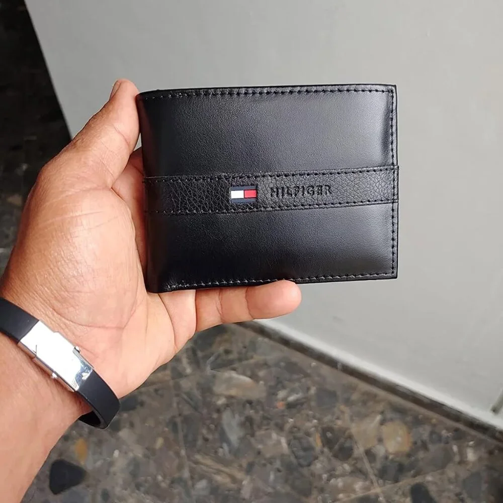 Tommy Hilfiger Men's Classic Bifold Wallet with ID Window and Multiple Card Slot